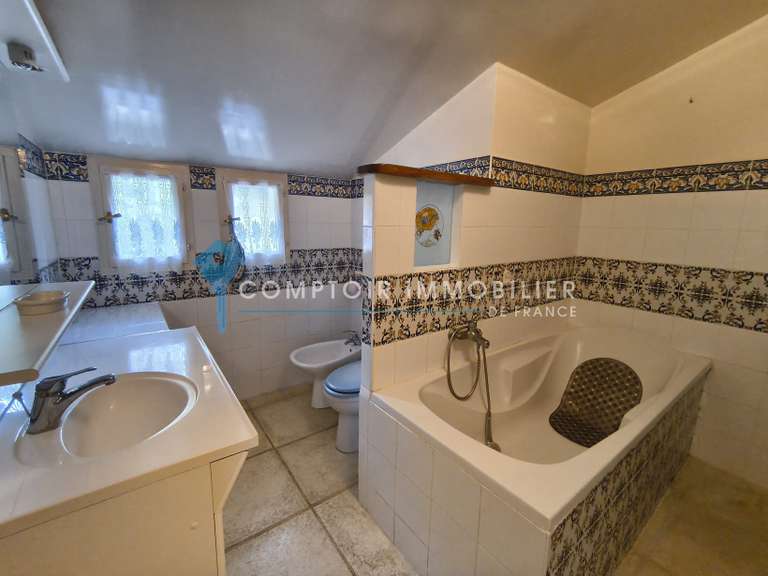 House Rochefort-du-Gard - 5 bedrooms - 260m²