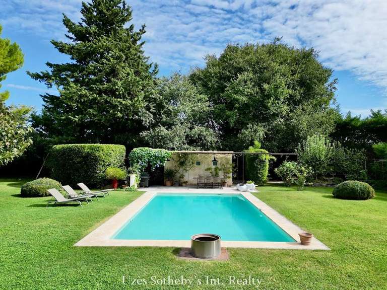 Maison Rochefort-du-Gard - 6 chambres - 410m²