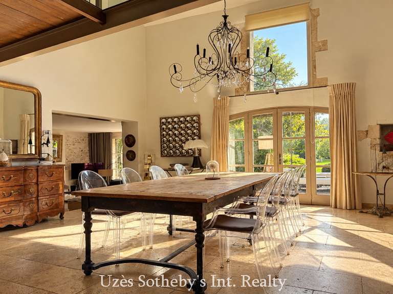Maison Rochefort-du-Gard - 6 chambres - 410m²
