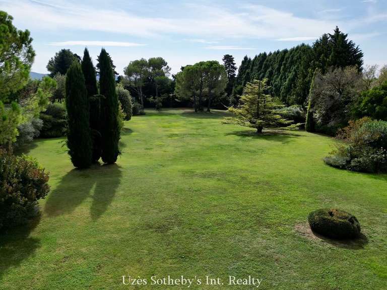 Maison Rochefort-du-Gard - 6 chambres - 410m²