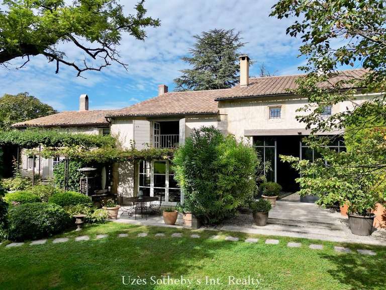 Maison Rochefort-du-Gard - 6 chambres - 410m²