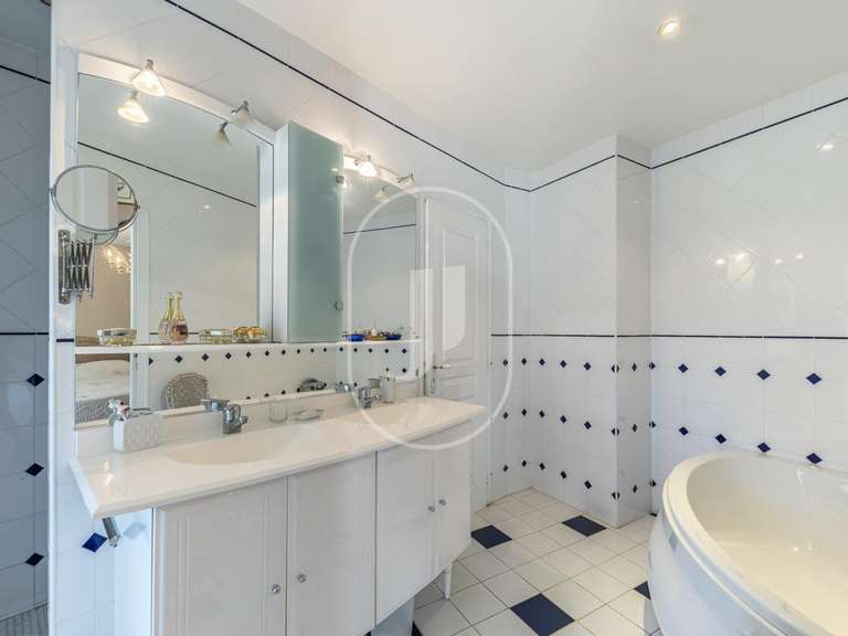 Villa Rochefort-du-Gard - 6 chambres - 314m²