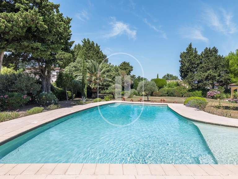 Villa Rochefort-du-Gard - 6 chambres - 241m²