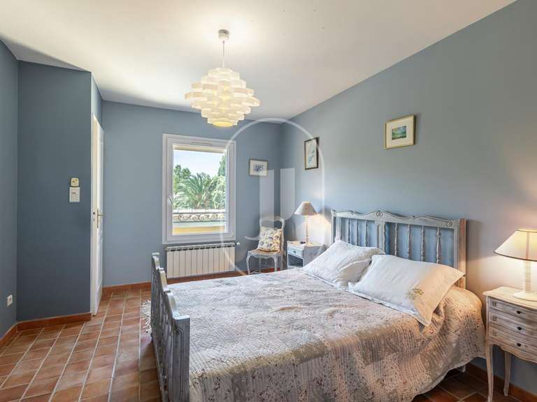 Villa Rochefort-du-Gard - 6 chambres - 241m²