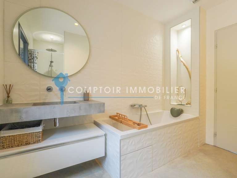 Villa Rochefort-du-Gard - 4 chambres - 185m²