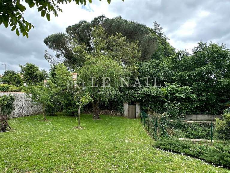 House Rocheservière - 8 bedrooms - 358m²
