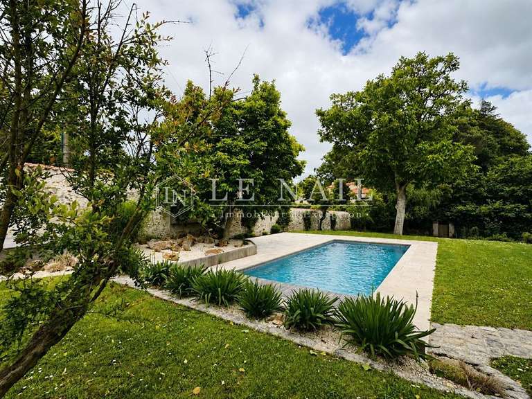House Rocheservière - 8 bedrooms - 358m²