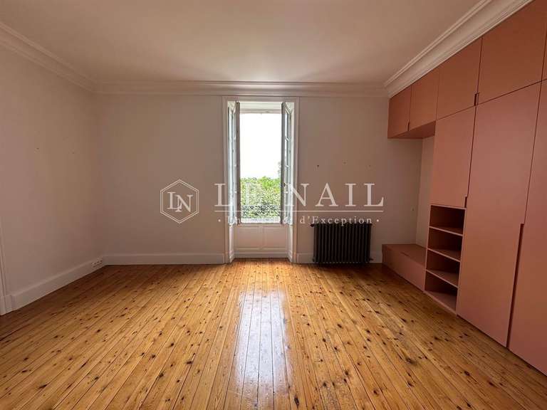 House Rocheservière - 8 bedrooms - 358m²