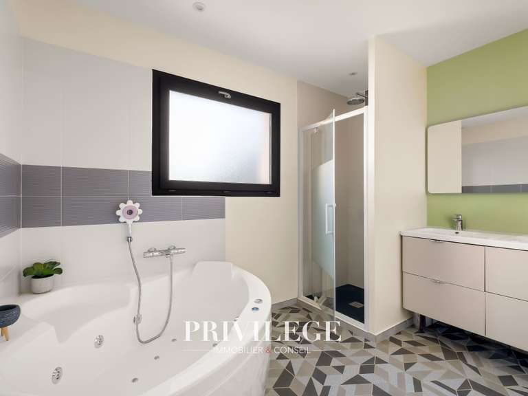 Maison Rochetaillée-sur-Saône - 5 chambres - 242m²