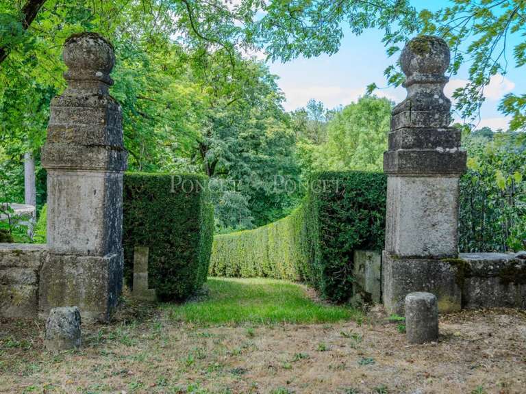 Château Rodez - 19 chambres - 2400m²