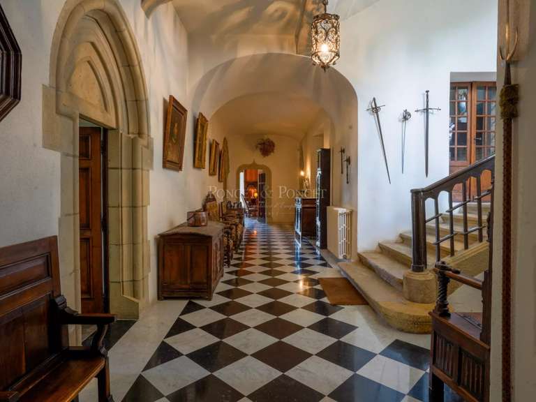 Château Rodez - 19 chambres - 2400m²