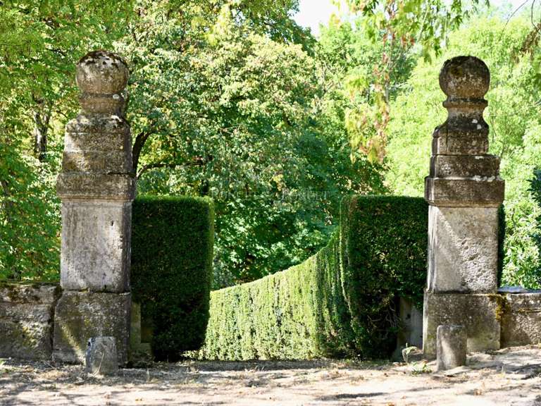 Château Rodez - 19 chambres - 2400m²