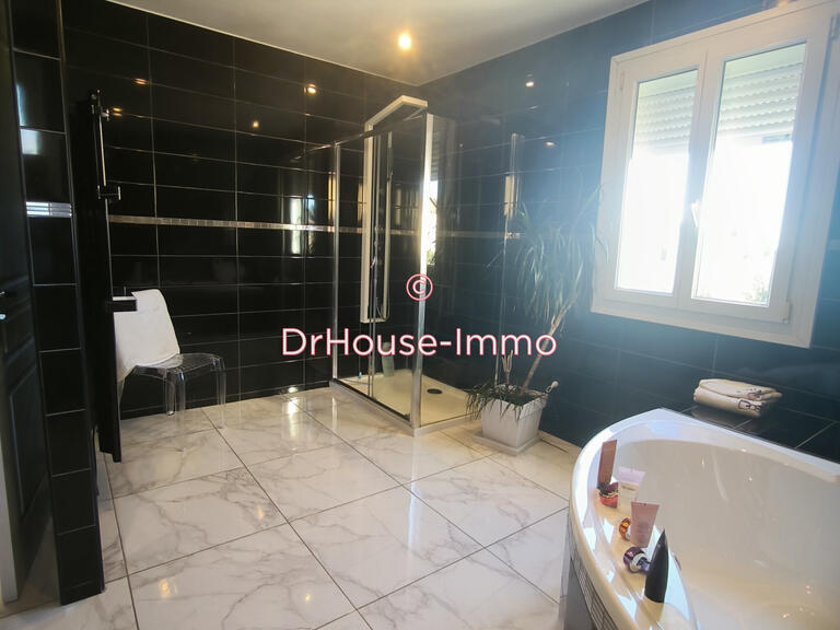 Villa Rognac - 4 bedrooms - 180m²