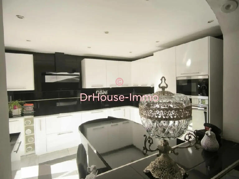 Villa Rognac - 4 bedrooms - 180m²