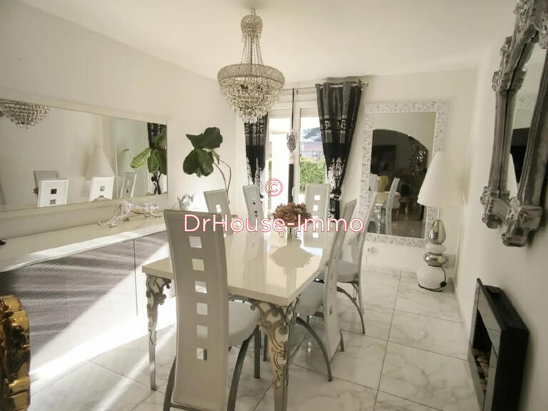 Villa Rognac - 4 bedrooms - 180m²