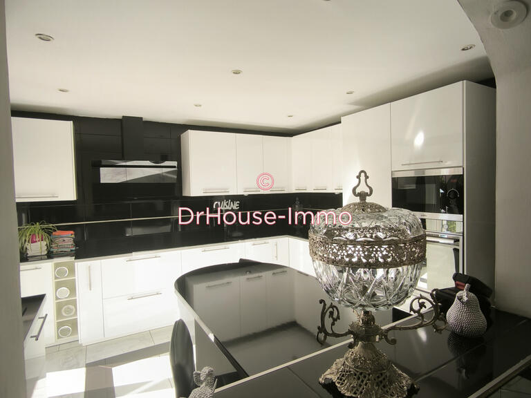 Villa Rognac - 4 bedrooms - 180m²