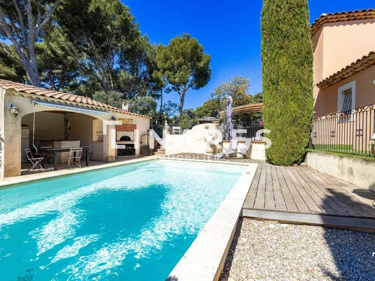 Villa Rognac - 4 chambres - 165m²