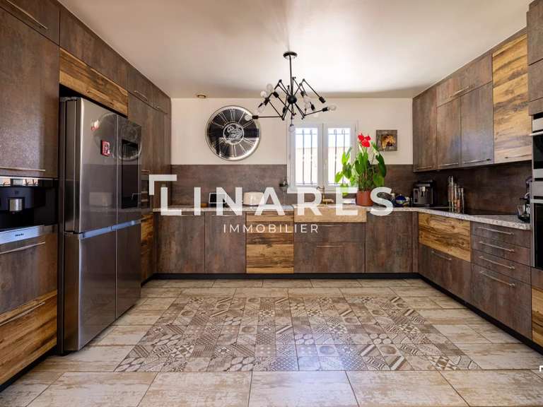 Villa Rognac - 4 chambres - 165m²