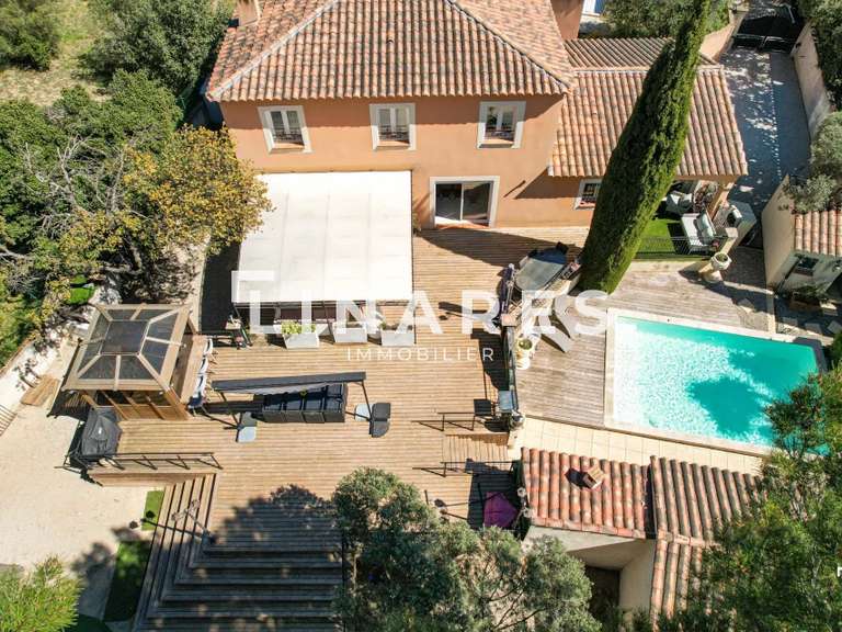 Villa Rognac - 4 chambres - 165m²