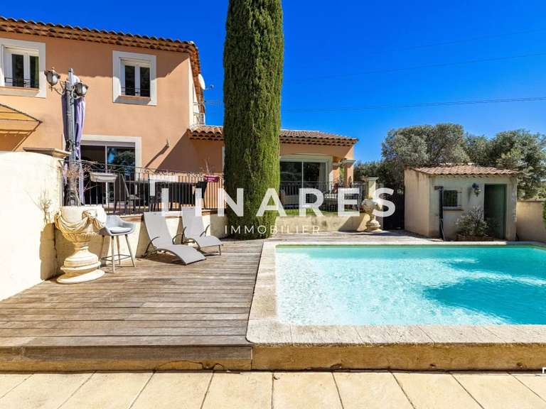 Villa Rognac - 4 chambres - 165m²