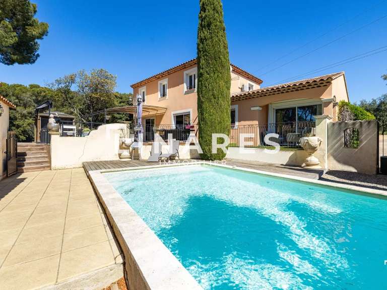 Villa Rognac - 4 chambres - 165m²