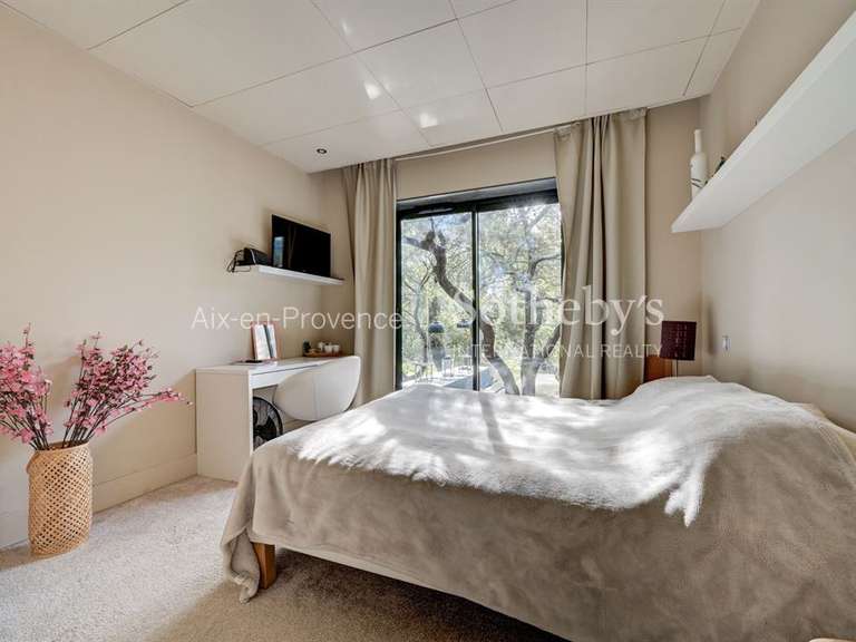 Maison Rognes - 6 chambres - 280m²