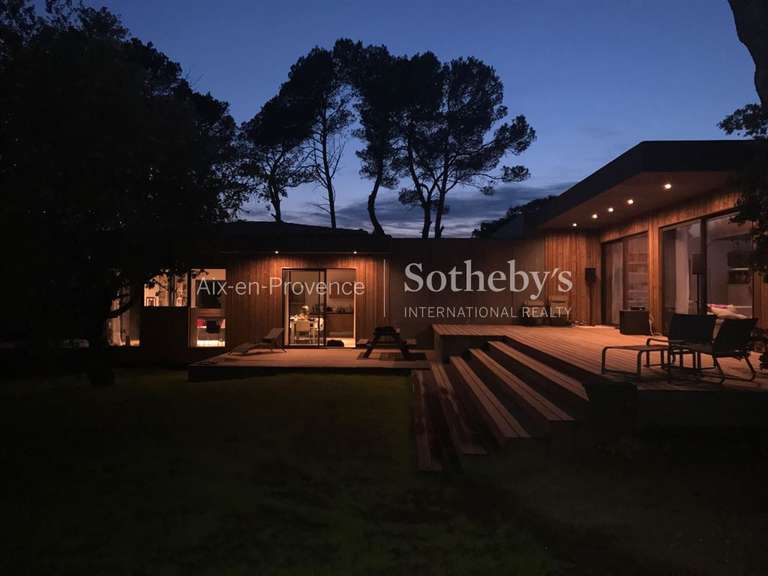 Maison Rognes - 6 chambres - 280m²