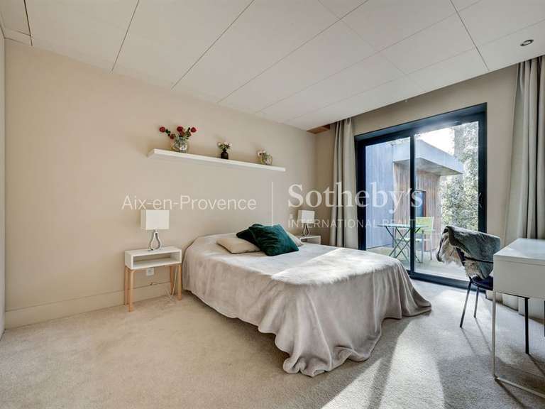 House Rognes - 6 bedrooms - 280m²