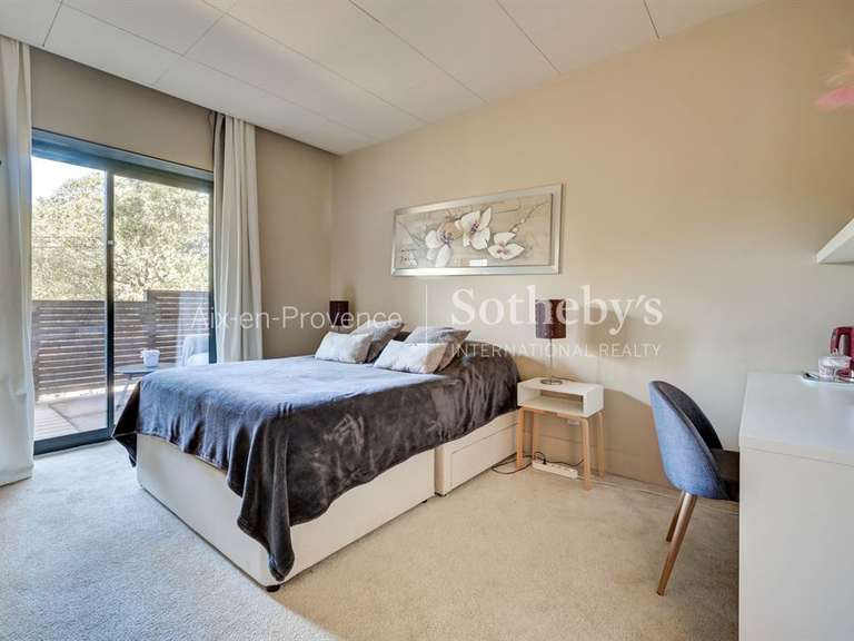 House Rognes - 6 bedrooms - 280m²