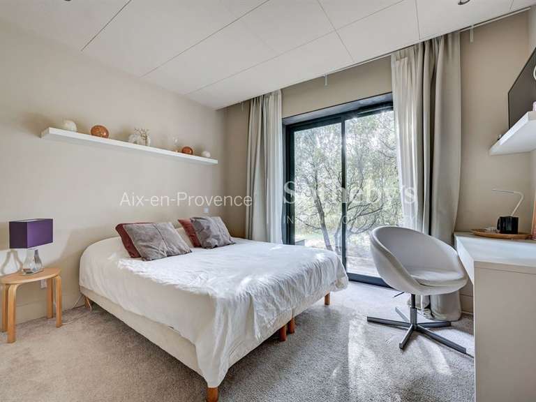 House Rognes - 6 bedrooms - 280m²