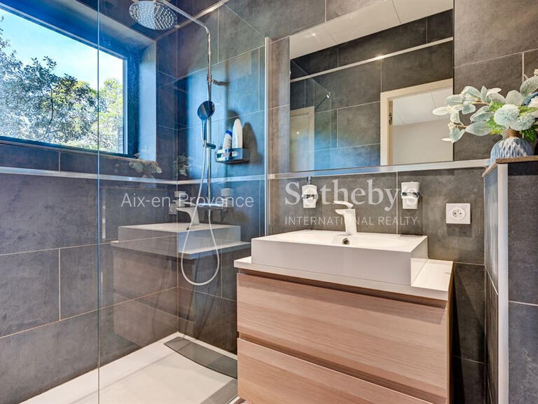 Maison Rognes - 6 chambres - 280m²