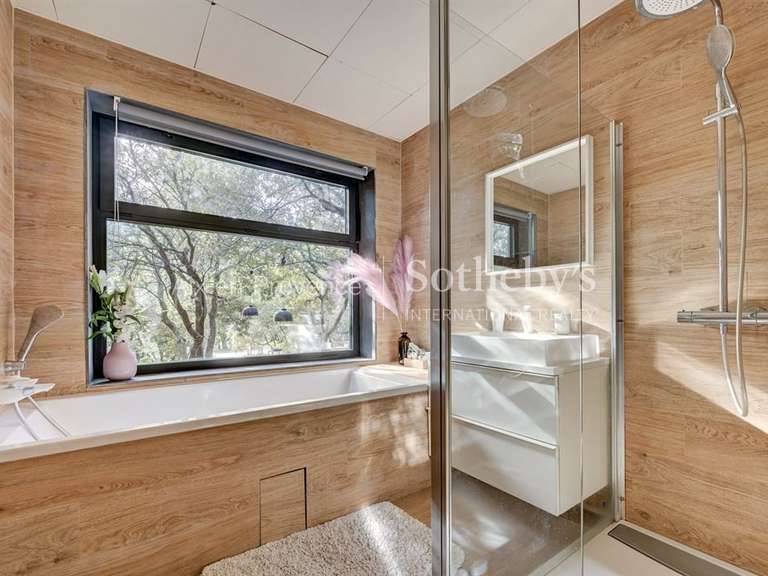 House Rognes - 6 bedrooms - 280m²