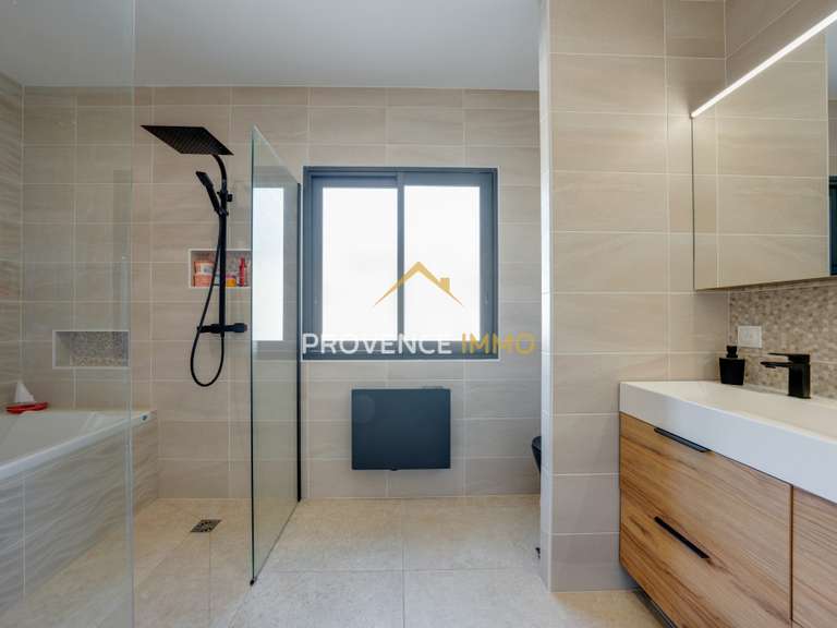 Maison Rognes - 6 chambres - 175m²