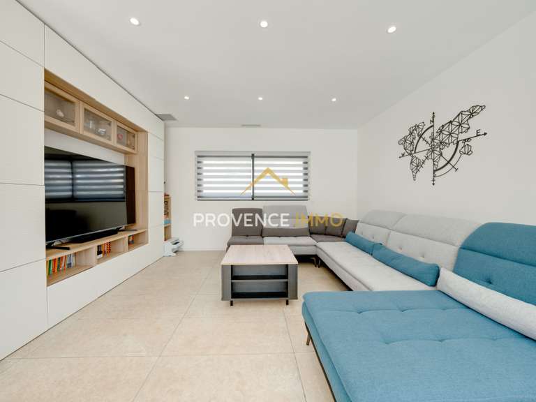 Maison Rognes - 6 chambres - 175m²