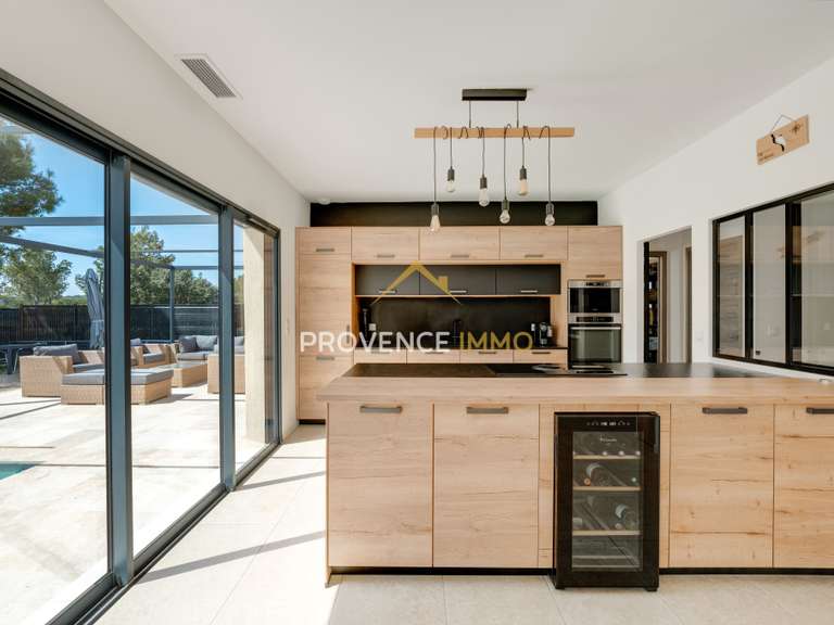 Maison Rognes - 6 chambres - 175m²