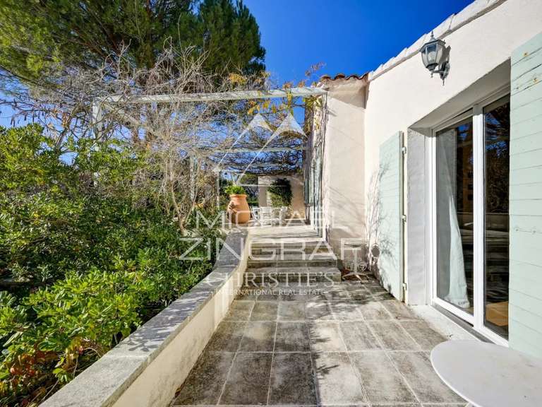 Maison Rognes - 5 chambres - 168m²