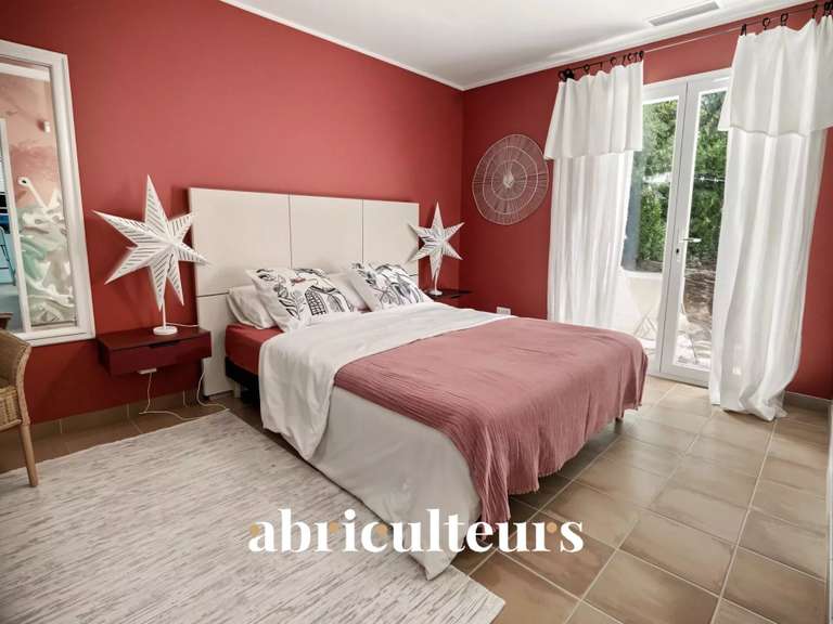 Maison Rognes - 6 chambres - 235m²