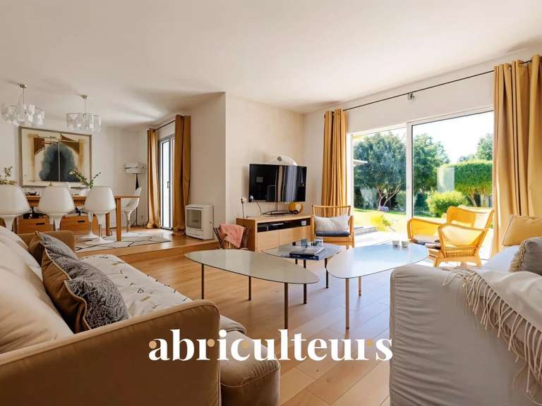 Maison Rognes - 6 chambres - 235m²