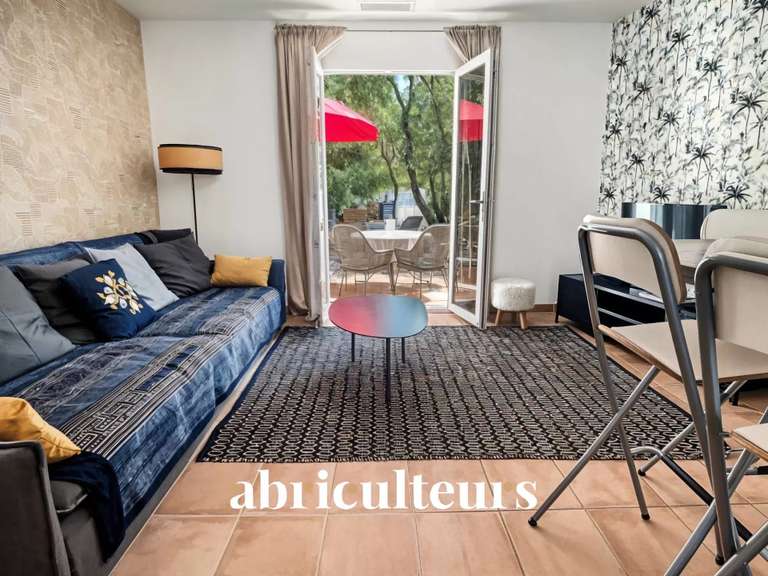 Maison Rognes - 6 chambres - 235m²