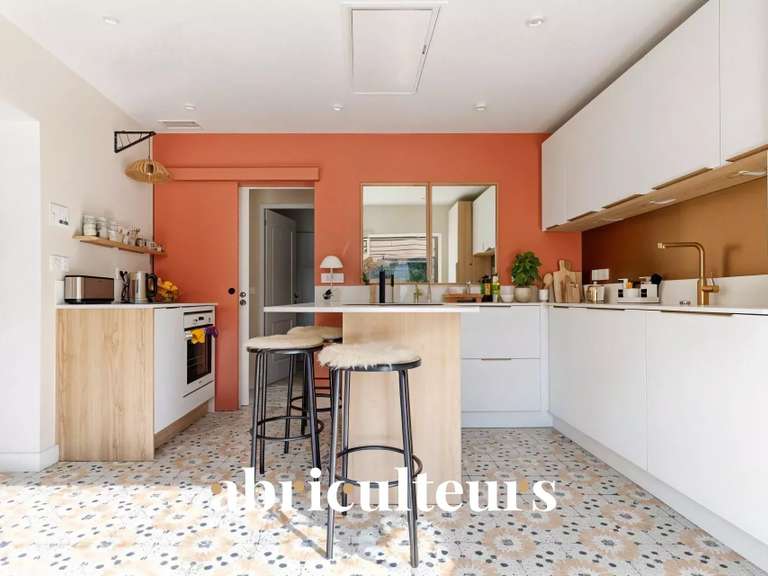 Maison Rognes - 6 chambres - 235m²