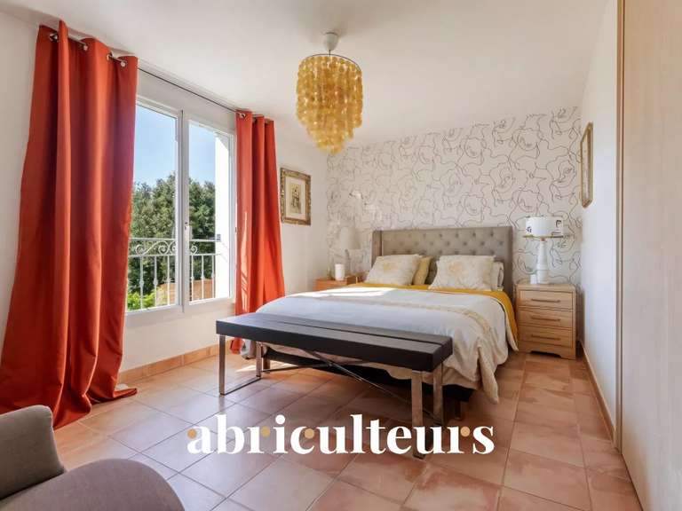 Maison Rognes - 6 chambres - 235m²