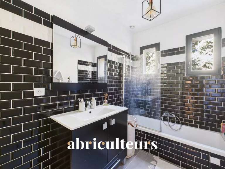 Maison Rognes - 4 chambres - 252m²