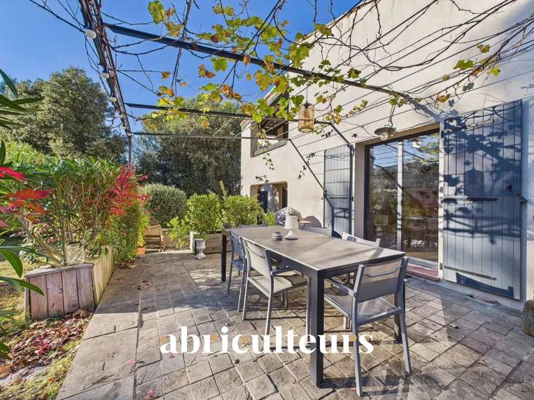 Maison Rognes - 4 chambres - 252m²