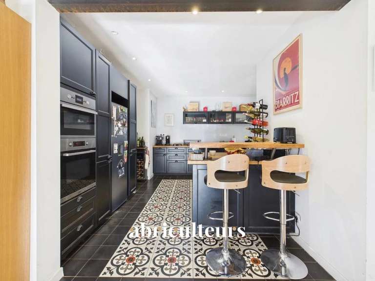 Maison Rognes - 4 chambres - 252m²