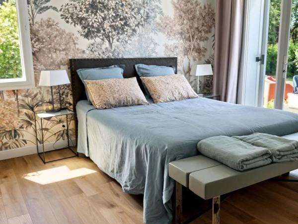 Maison Rognes - 6 chambres - 235m²