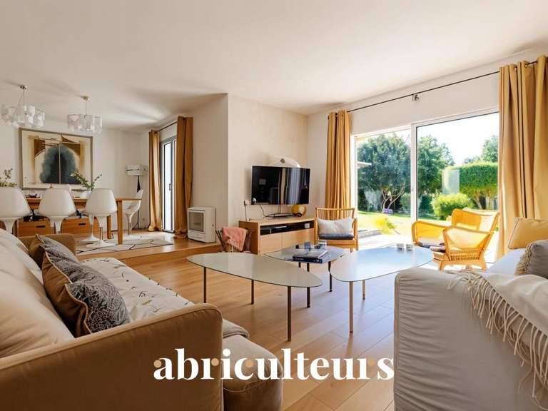 Maison Rognes - 6 chambres - 235m²