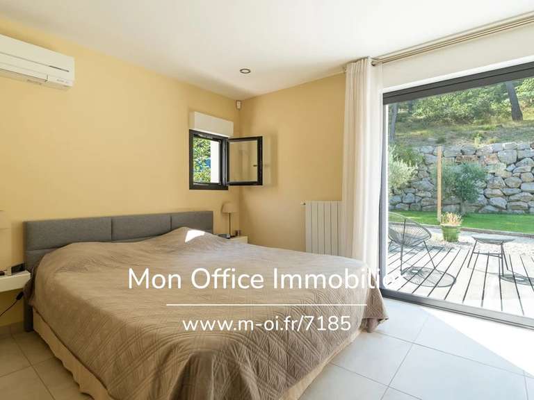 Maison Rognes - 4 chambres - 250m²
