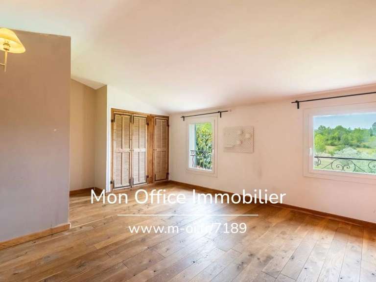 Maison Rognes - 5 chambres - 206m²