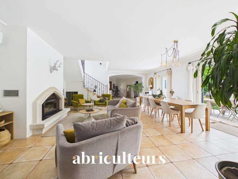 Maison Rognes - 5 chambres - 233m²
