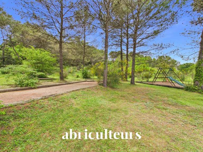 Maison Rognes - 5 chambres - 233m²